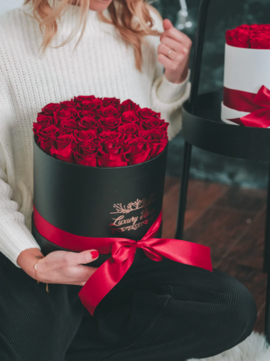 XL KARBIS UINUVAD ROOSID – LUXURY RED II