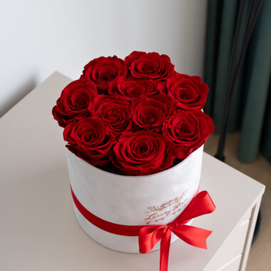 SAMETKARBIS UINUVAD ROOSID – LUXURY RED