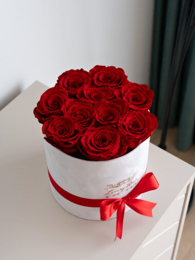 SAMETKARBIS UINUVAD ROOSID – LUXURY RED