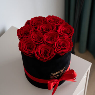 SAMETKARBIS UINUVAD ROOSID – LUXURY RED II