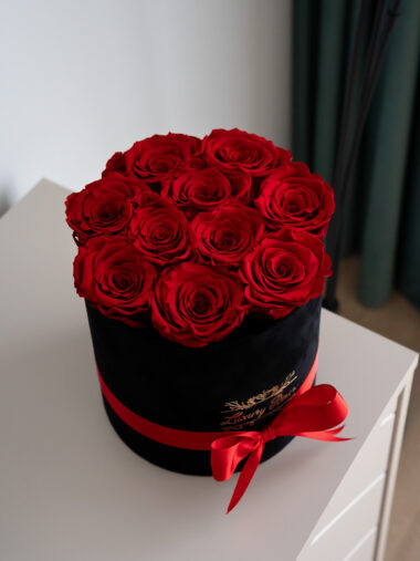 SAMETKARBIS UINUVAD ROOSID – LUXURY RED II