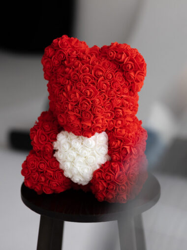 ROOSIDEST KARU SÜDAMEGA - PUNANE