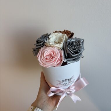 S KARBIS UINUVAD ROOSID – MIX