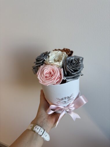 S KARBIS UINUVAD ROOSID – MIX